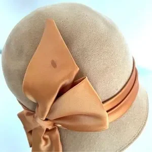 Vintage Henry Pollak New York Cloche Flapper Style 20s Hat Vintage Henry Pollak New York | Accessories | Vintage Henry  main image 2